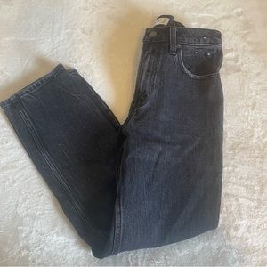 Abercrombie Black High Rise Mom Jean Women’s Size 26 Short